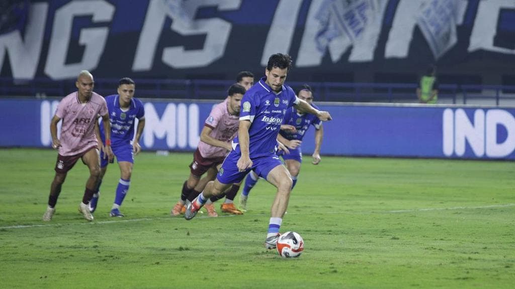 Dominasi Tak Terbantahkan: Analisis Lengkap Kemenangan Telak Persib Bandung atas Persik Kediri di GBLA