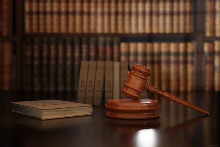 Ketika Hukum Nasional Bertarung Melawan Arus Global: Sebuah Tinjauan Praktis