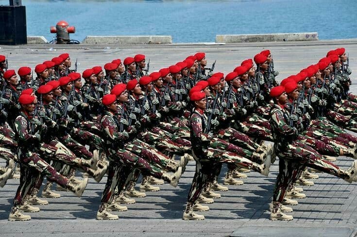 Benteng di Era Tanpa Batas: Bagaimana Militer Modern Menghadapi Gelombang Perubahan Global?