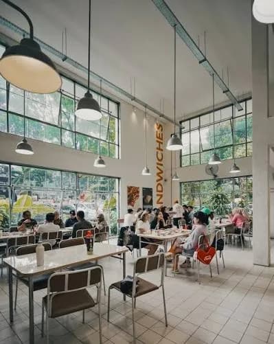 BMB Canteen: Rahasia di Balik Roti Sourdough yang Mengguncang Peta Kuliner Bandung